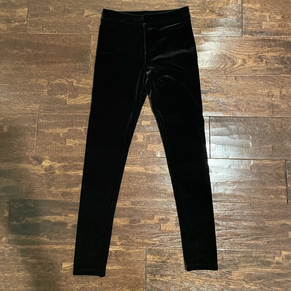 JCrew black velvet pants excellent condition.SweaterJanie&Jack listed separately - Picture 1 of 3